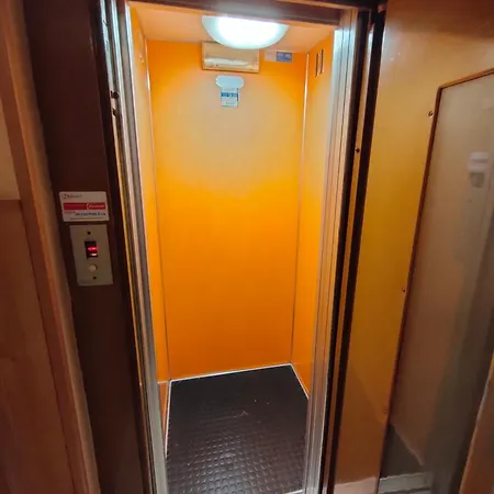 아파트 Parcheggio Gratuito, All'arco D'augusto, Chentre En