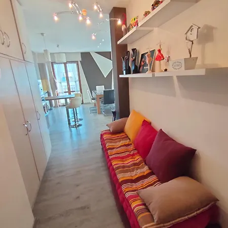 Parcheggio Gratuito, All'arco D'augusto, Chentre En * 아오스타