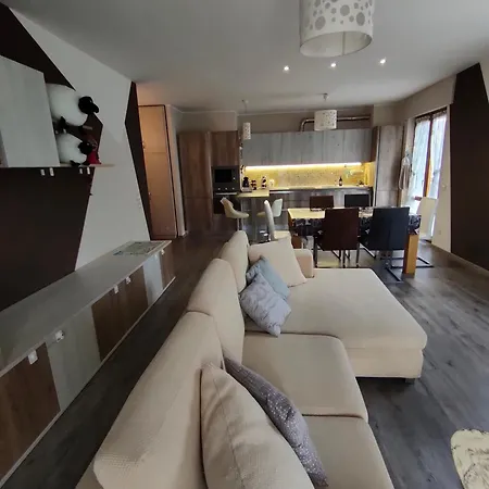 Parcheggio Gratuito, All'arco D'augusto, Chentre En 아오스타