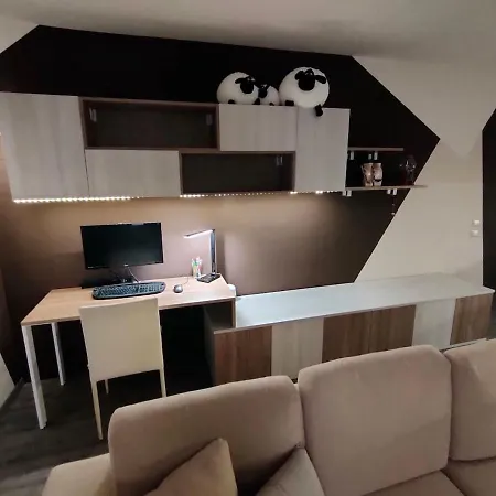 Chentre En - A 2 Passi Dal Centro - Parcheggio Gratuito - Cir-vda-aosta-0073 Appartamento