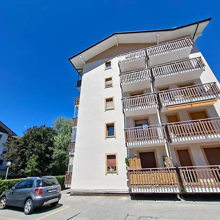 Parcheggio Gratuito, All'arco D'augusto, Chentre En Aosta