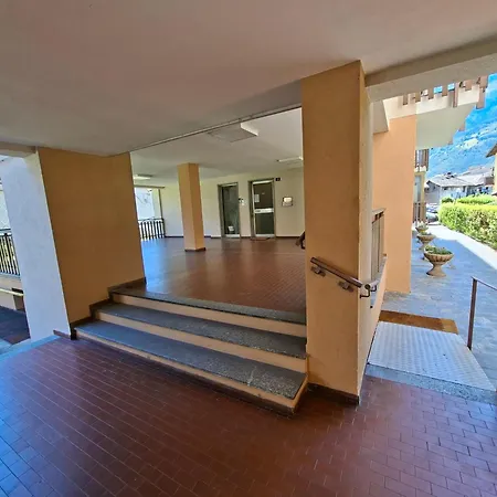 Apartment Parcheggio Gratuito, All'arco D'augusto, Chentre En Aosta