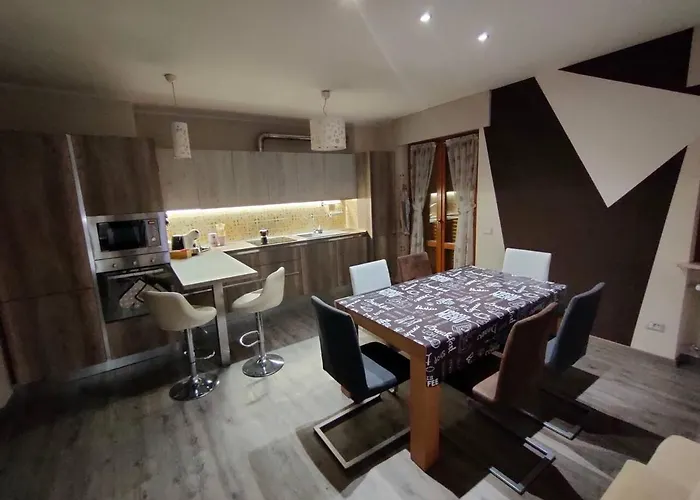 Apartament Parcheggio Gratuito, All'arco D'augusto, Chentre En *